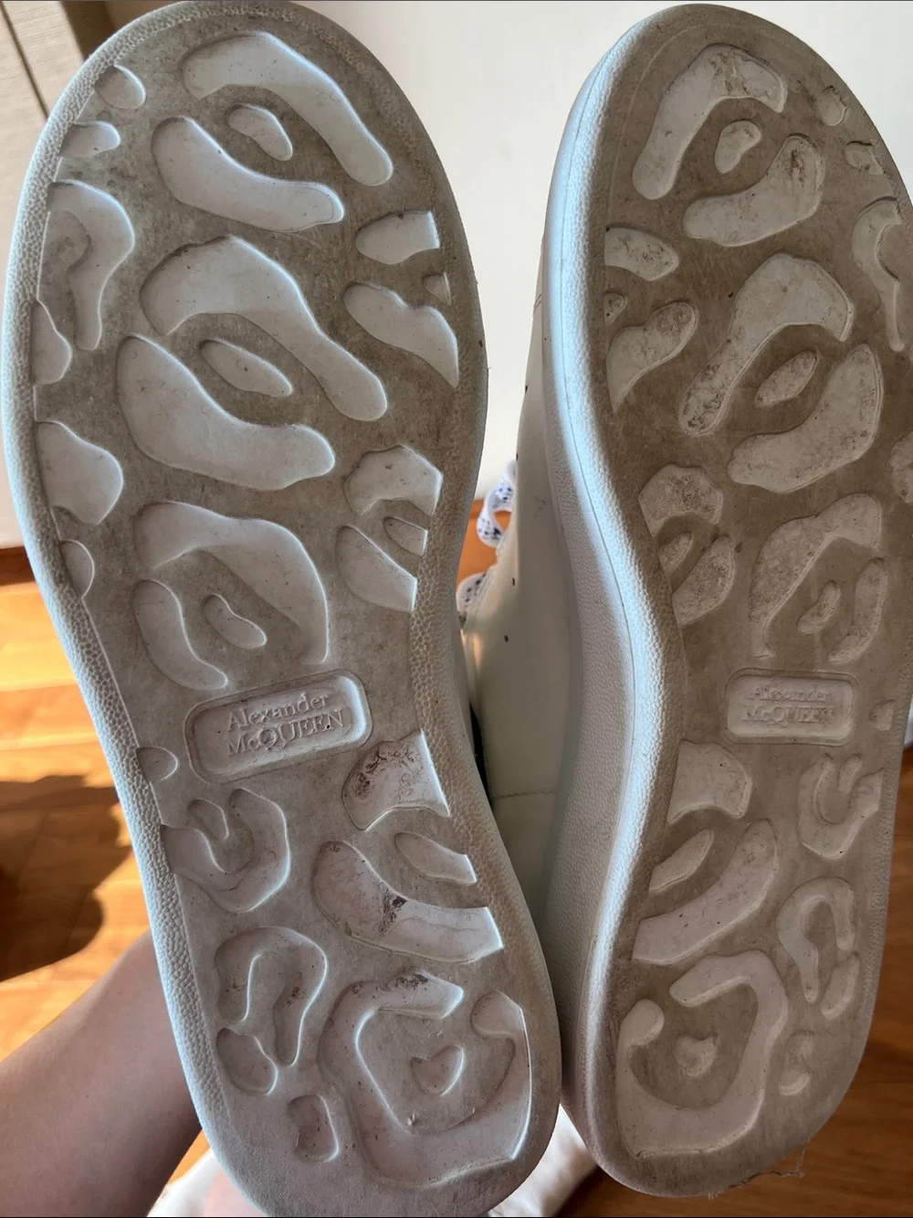 Alexander McQueen White Kids Sneakers with Blue Heel Accent